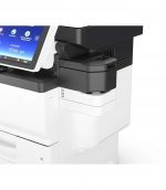 Zbliżenie na moduł wyjściowy Ricoh IM 350FSE z panelem dotykowym – detal obudowy