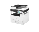 Ricoh IM 2702SE w ujęciu perspektywicznym, bez modułów bezprzewodowych, jako bezpieczne urządzenie wielofunkcyjne A3 dla firm.